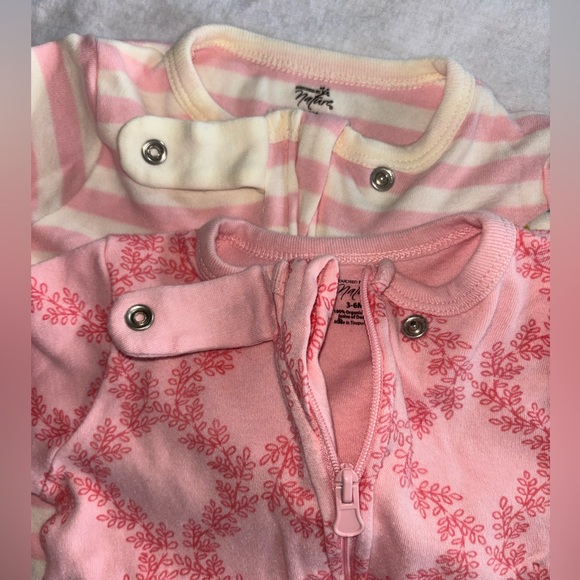 SOLD Touched by Nature Baby Girls' Organic Cotton Sleep and Play Footed Pajamas - Picture 5 of 7